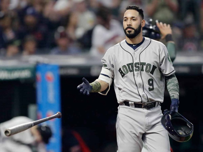González se disculpa por robo de señales