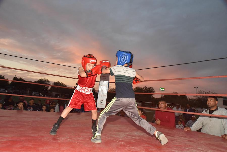Lleva IDJH exhibición de Box a colonia Café Combate
