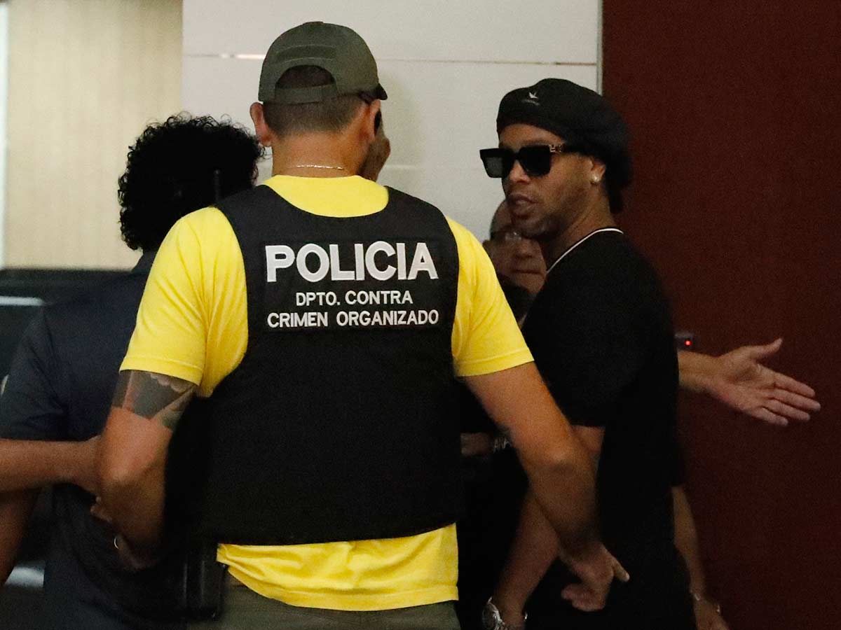 Pasaporte falso de Ronaldinho fue un ‘obsequio’