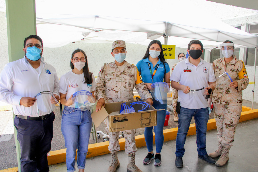 Elaboran estudiantes de la UES caretas protectoras y las donan al Hospital Militar de Hermosillo