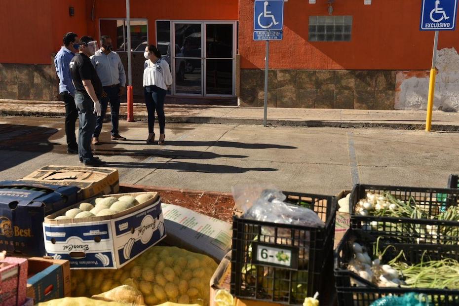 Agradece Celida López a locatarios del Mercado de Abastos Francisco I. Madero por apoyos alimentarios