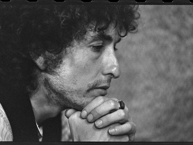 Raro manuscrito de Bob Dylan podría alcanzar los 19 mil dólares