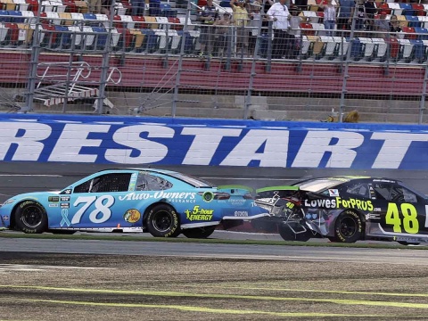 La NASCAR regresa; cuatro carreras en semana y media