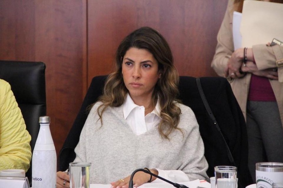 Aboga Sylvana Beltrones por entrega inmediata de medicamentos a pacientes con VIH