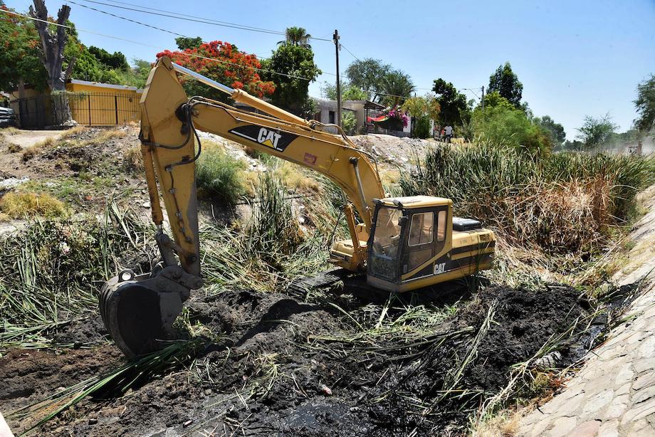 Realiza CIDUE limpieza de canales y arroyos Realiza CIDUE limpieza de canales y arroyos