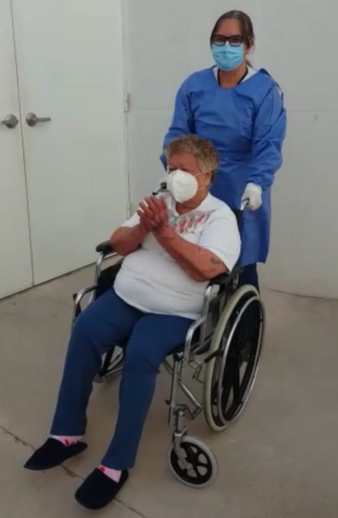 Me voy muy agradecida con los médicos y enfermeras: María Magdalena, paciente Covid