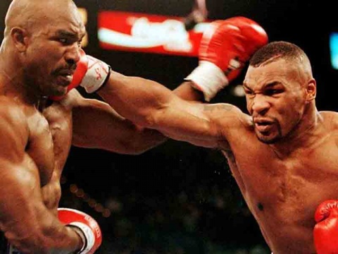El día que Tyson perdió la cabeza ante Holyfield