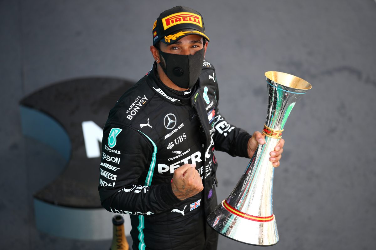 Hamilton gana en España y rompe récord de Schumacher