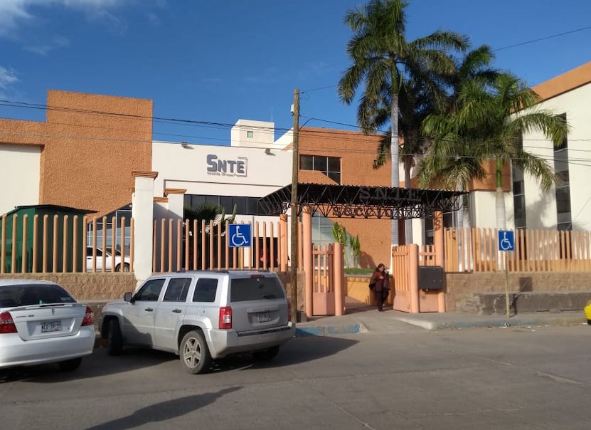 Denuncia SNTE 28 cargo no reconocido a maestros de 320 pesos por parte de bancos