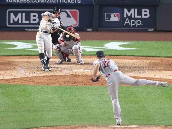 Yanquis vencen a Medias Rojas, LeMahieu sale lesionado