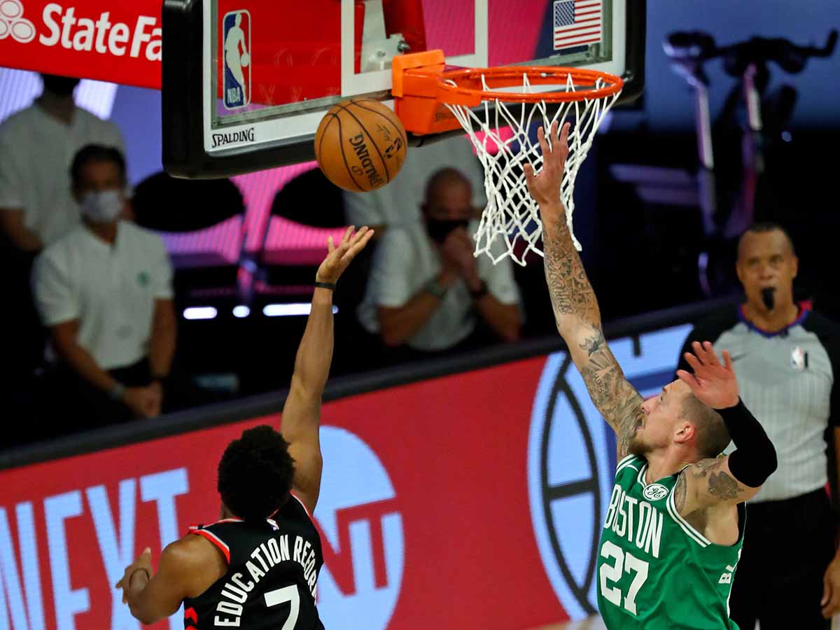 Raptors tienen vida gracias a triple agónico