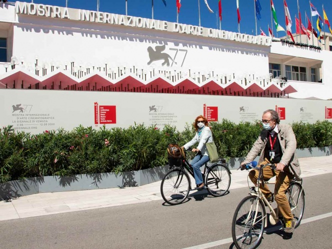 Venecia realiza el primer festival de cine presencial tras covid Venecia realiza el primer festival de cine presencial tras covid
