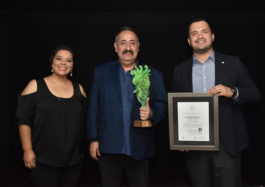 Hago teatro porque todavía me emociona: Cutberto López