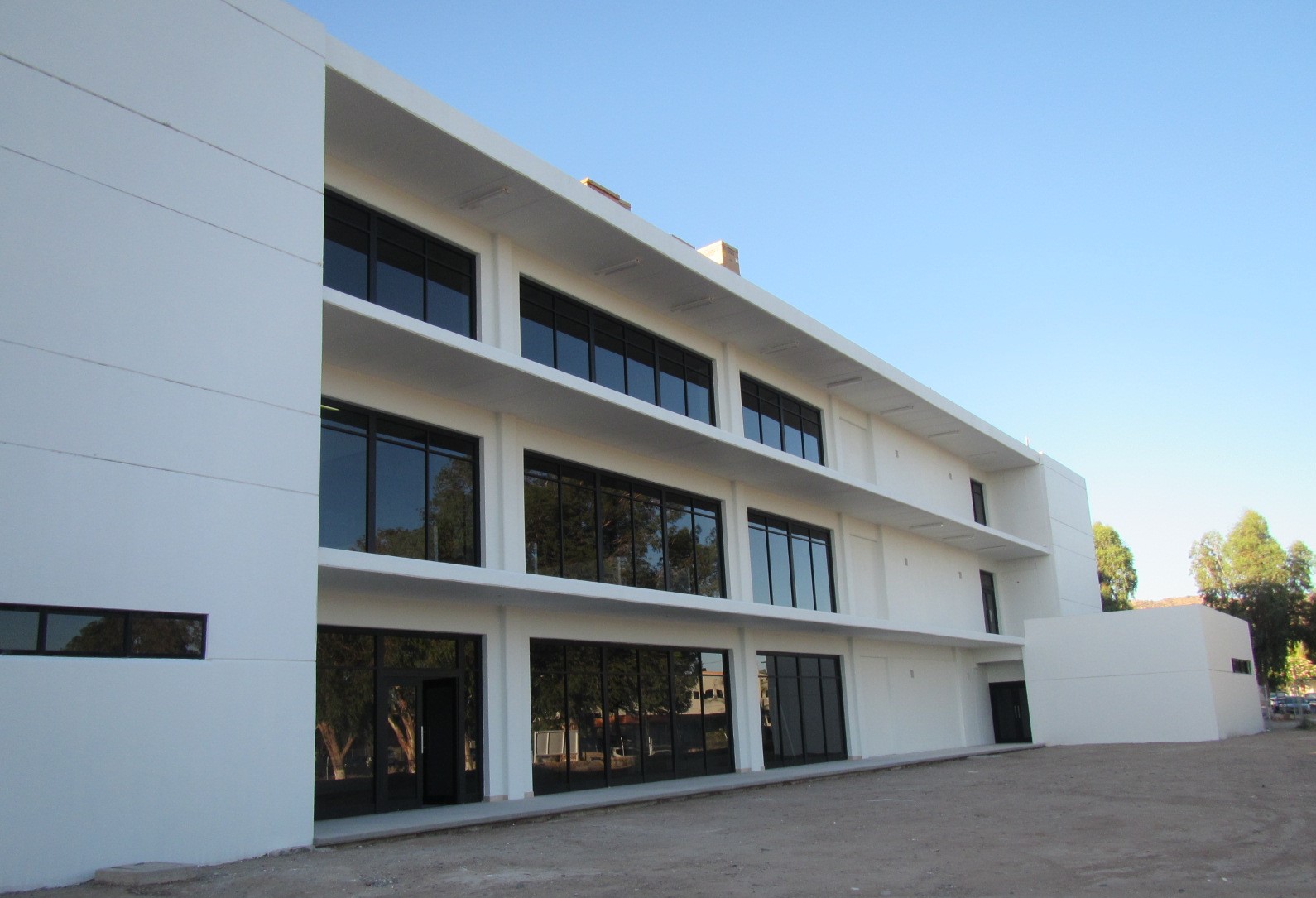 Refuerza ISIE escuelas de nivel medio y superior al invertir 150 millones en infraestructura física educativa