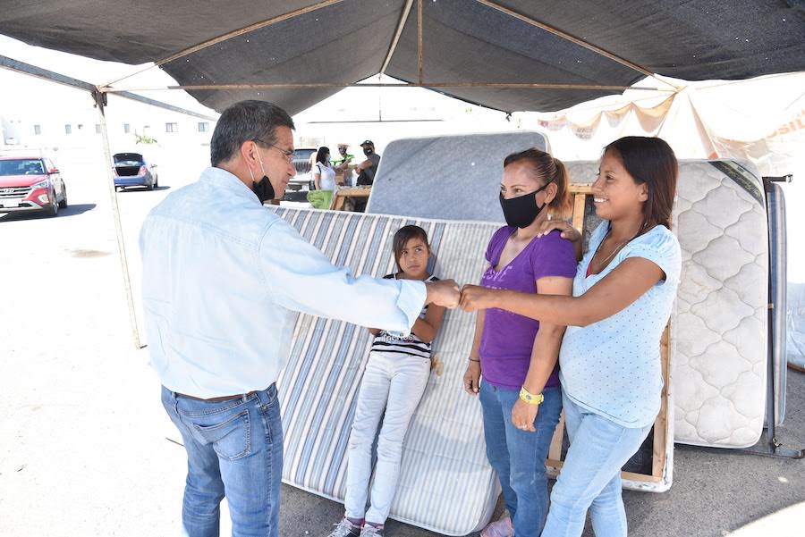 Apoyan hermosillenses a familias en Sábado del Tilichero Apoyan hermosillenses a familias en Sábado del Tilichero