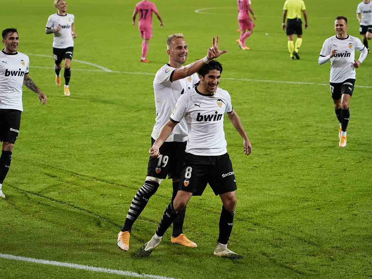 Valencia arrolla a punta de penales al Real Madrid