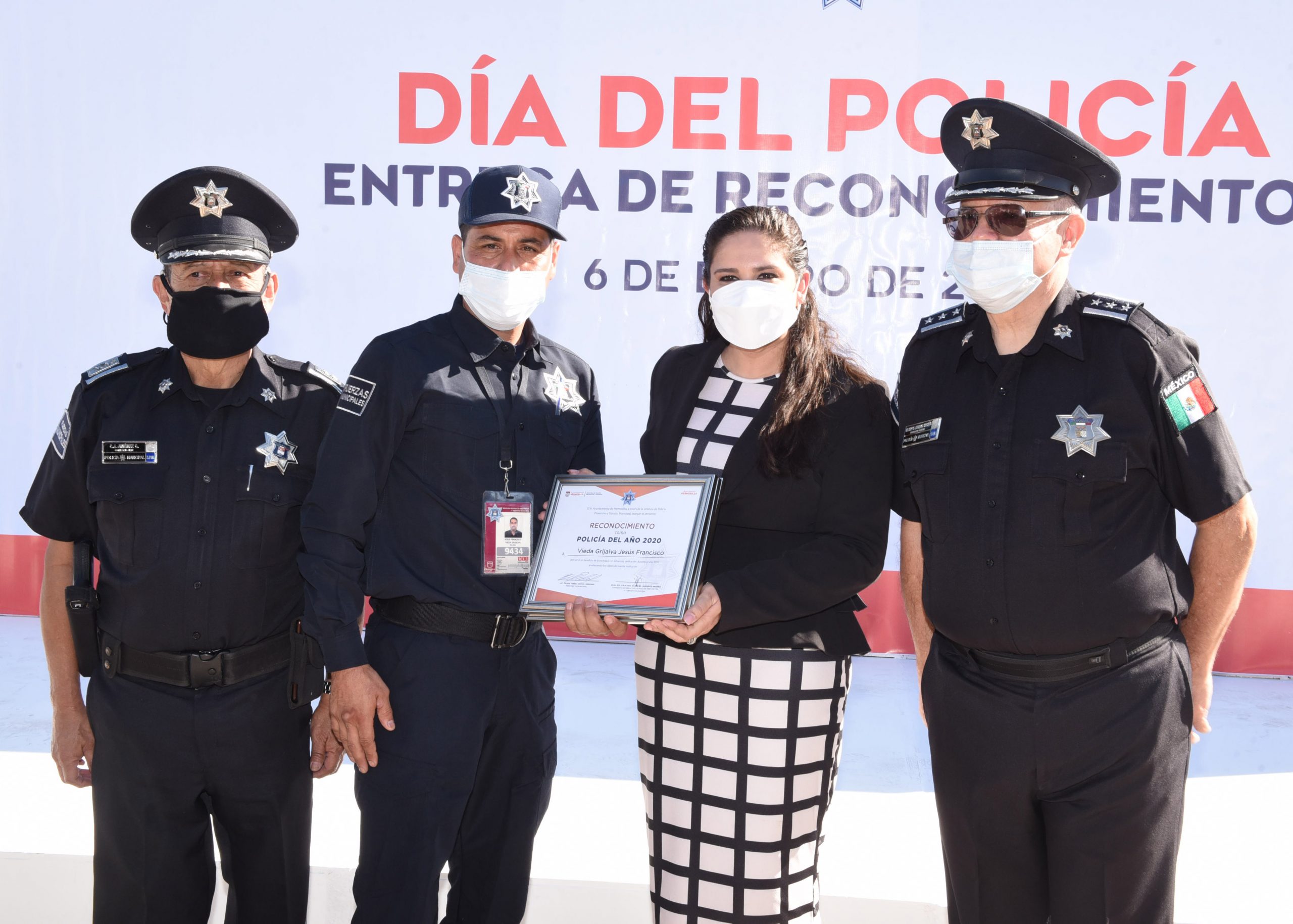 “Cuentan conmigo, nunca los voy a dejar solos”: Celida López reconoce y premia a policías de Hermosillo