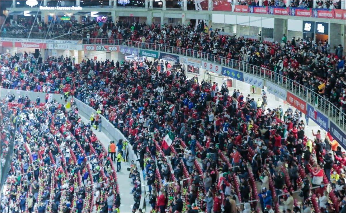Pese a la pandemia, abarrotan estadio para la Serie del Caribe en Mazatlán