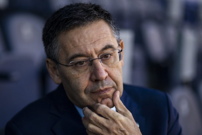 Policía entra a oficinas del Barcelona y detiene a Bartomeu