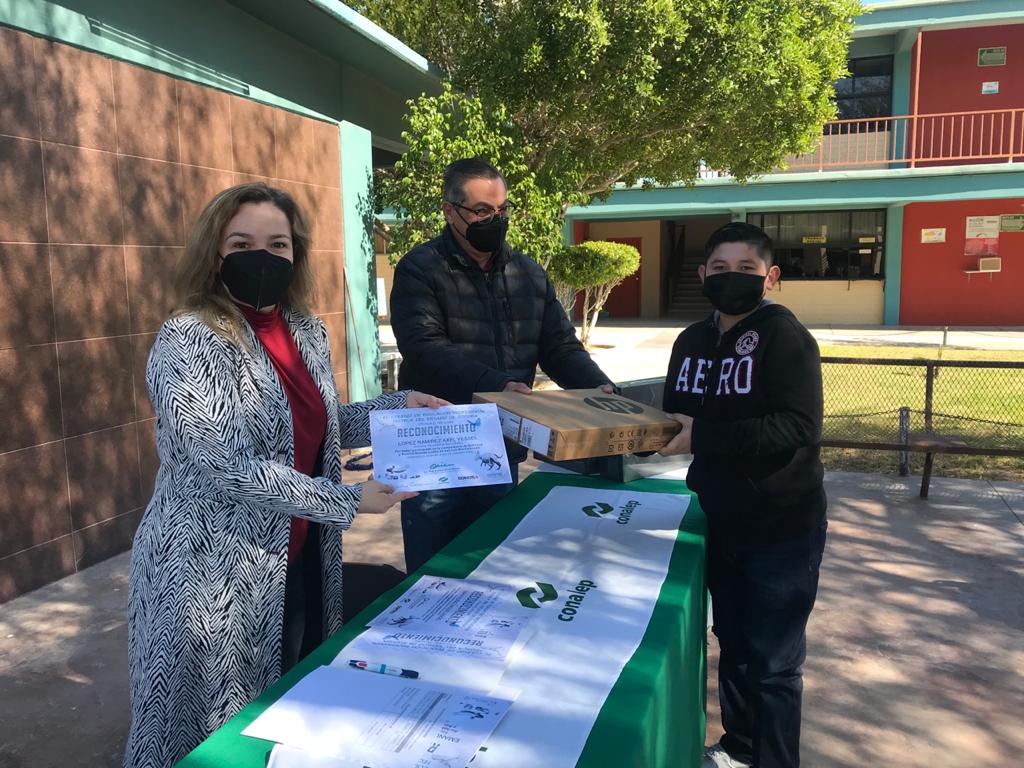 Ganan estudiantes de la Secundaria Técnica No. 42 concurso sobre robótica