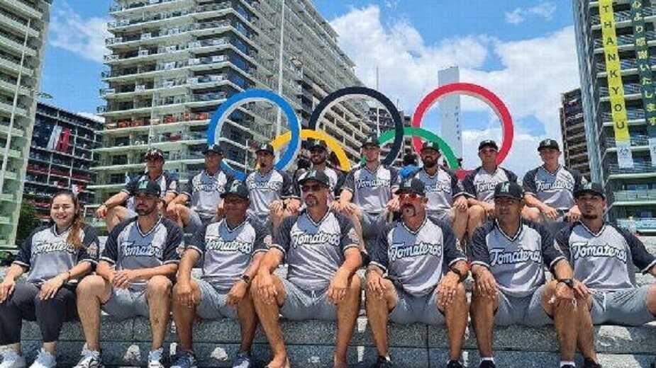 Selección Mexicana de beisbol causa polémica por posar con camiseta de Tomateros