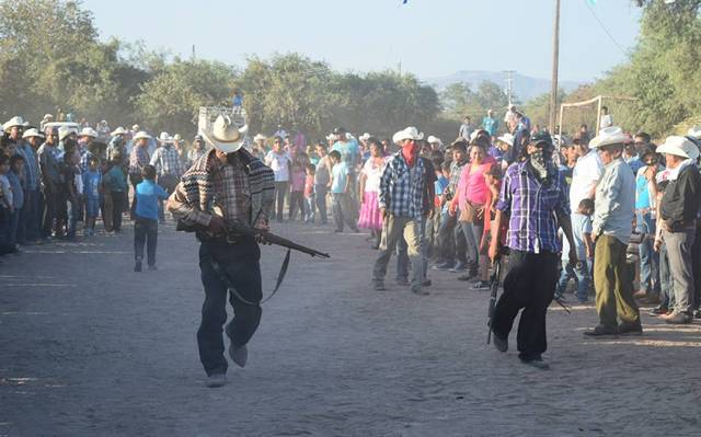 Con armas, yaquis defienden Loma de Bácum de cualquier adversidad