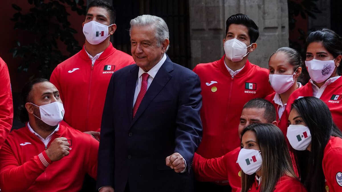 AMLO promete medalla para deportista que ocuparon cuarto lugar en Tokio