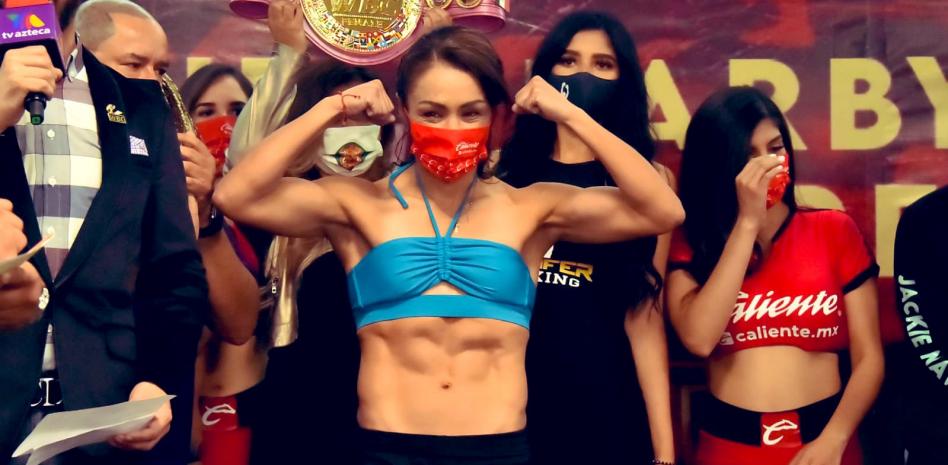 Jackie Nava vence por decisión unánime a Mariana Juárez en Súper Gallo