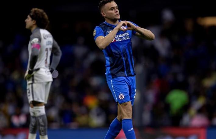 “Cabecita” Rodríguez da el triunfo al Cruz Azul de 2-1 sobre América
