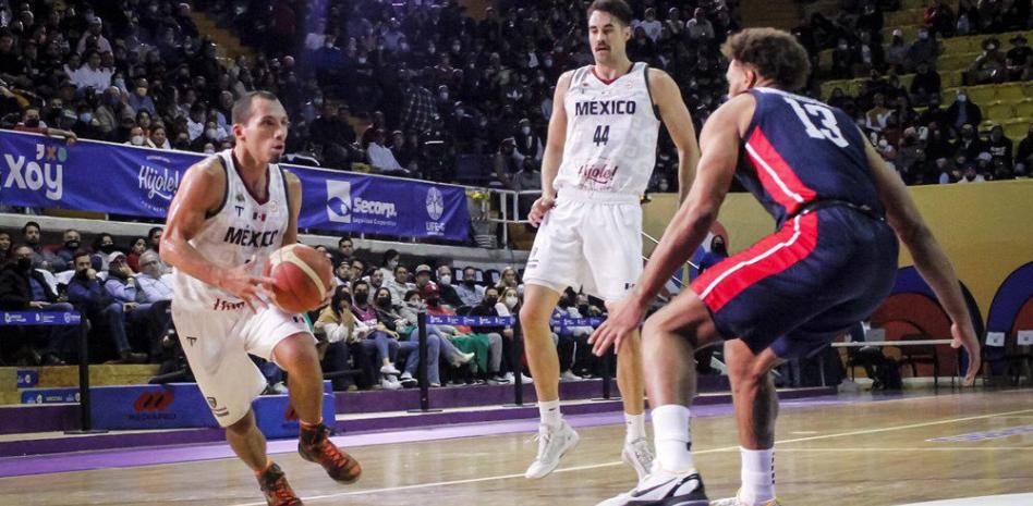 México viene de atrás y vence 97-88 a Estados Unidos
