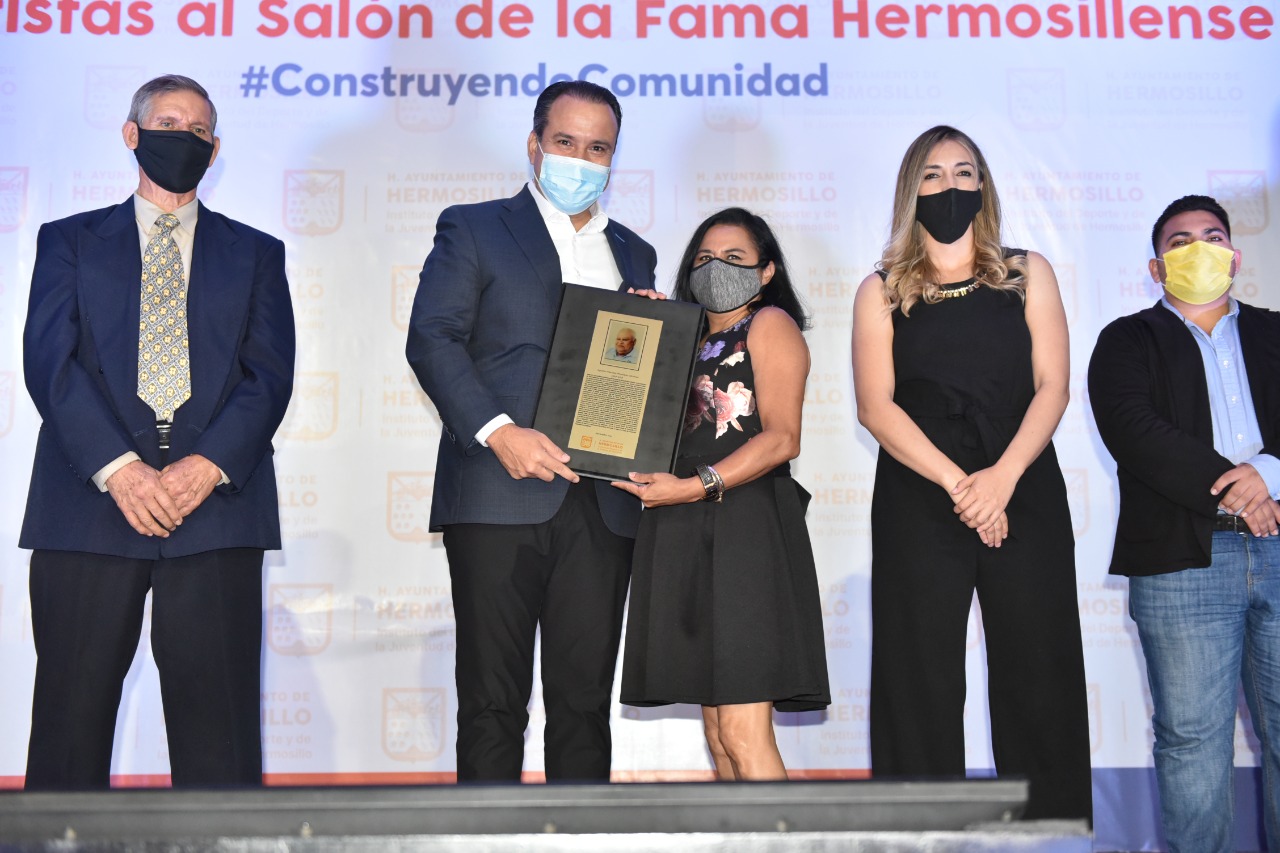 Entronizan a 7 deportistas al Salón de la Fama de Hermosillo