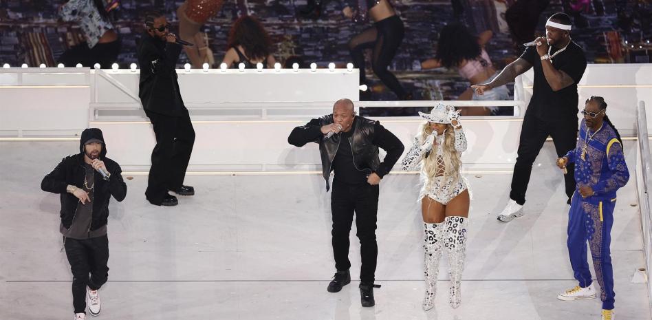 Leyendas del hip hop ofrecen un icónico show del medio tiempo