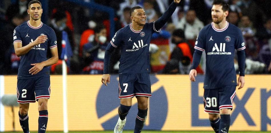 Mbappé se exhibe ante el Madrid y Messi falla un penal