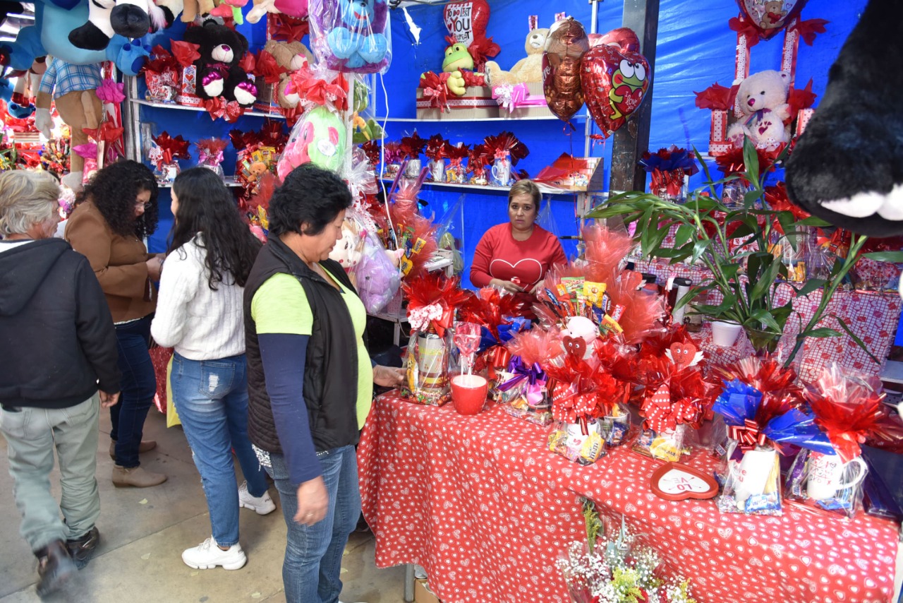 Llaman a tramitar permisos para venta de productos alusivos al Día del Amor y la Amistad