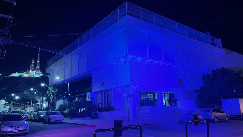 Se ilumina de color violeta edificio del Congreso del Estado todo el mes de marzo