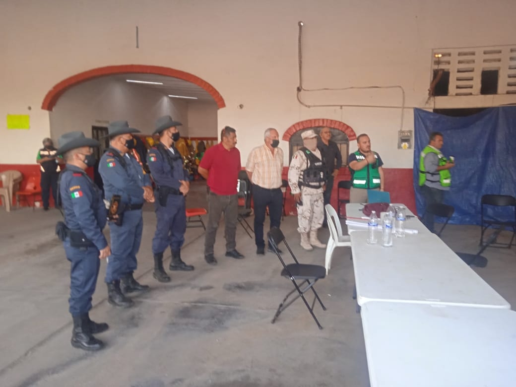 Utilizarán helicóptero en combate a incendio forestal de Álamos