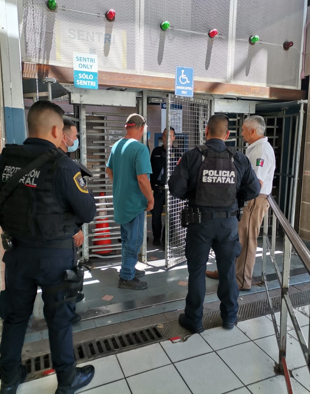 Asegura Policía Estatal a un hombre por orden de arresto en Estados Unidos