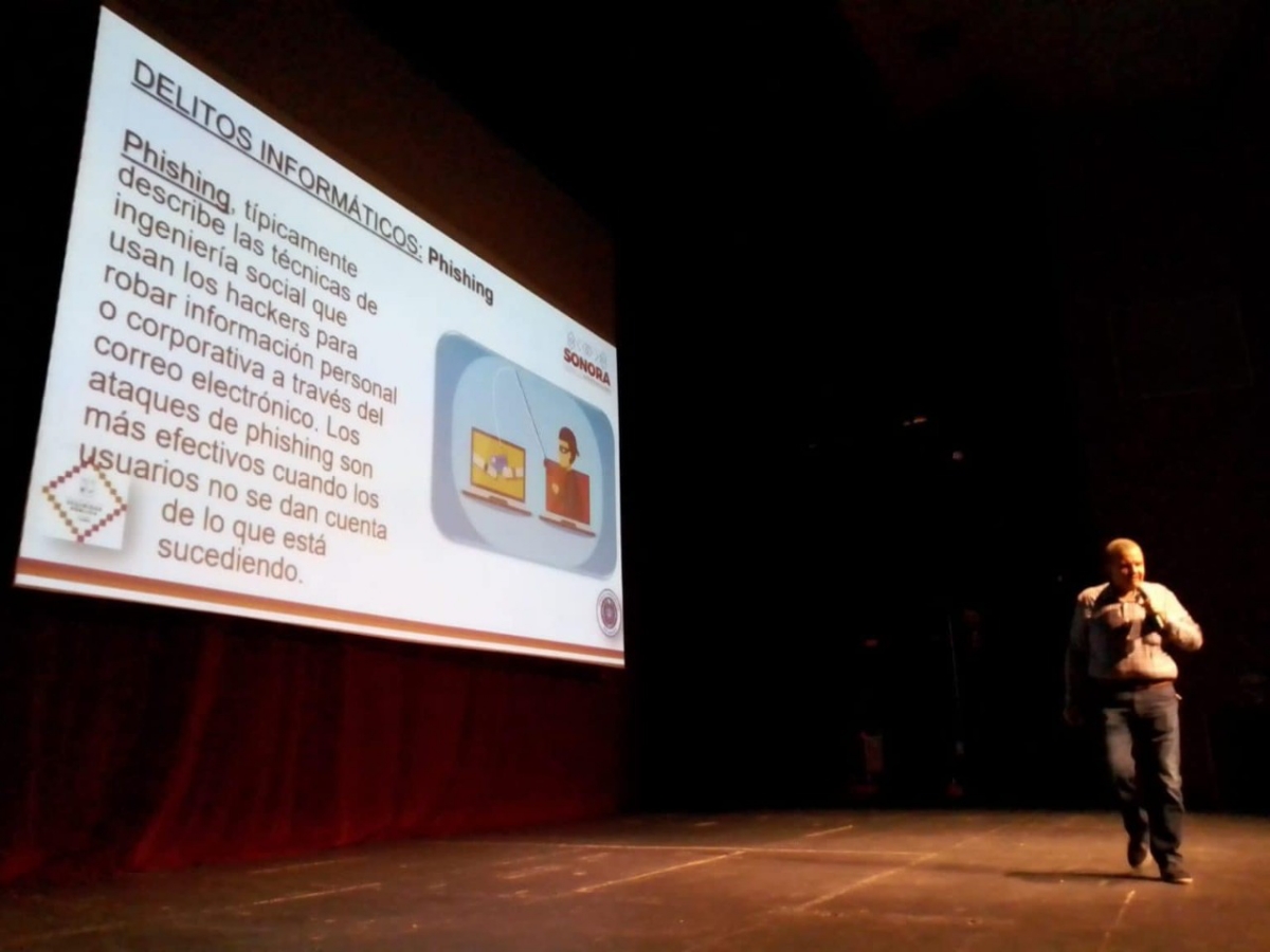 Orienta Secretaría de Seguridad sobre prevención de delitos cibernéticos a estudiantes y empleados de gobierno