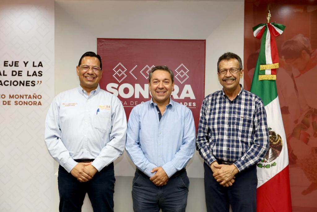Recibe SEC pliego petitorio estatal de demandas de las secciones 28 y 54 del SNTE.