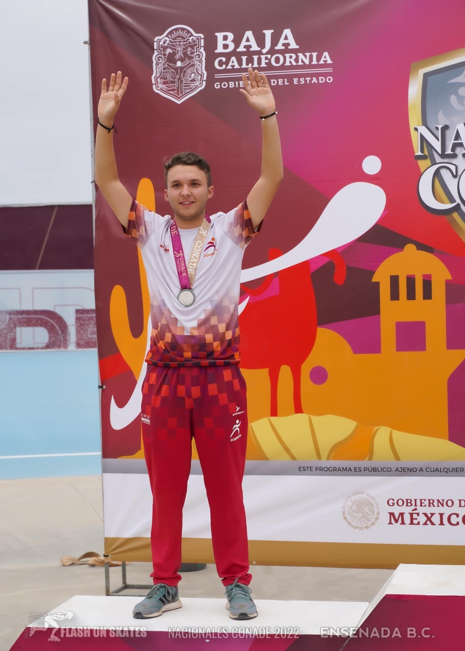 Gana Gerardo Hernández su segunda medalla de plata en patines de velocidad