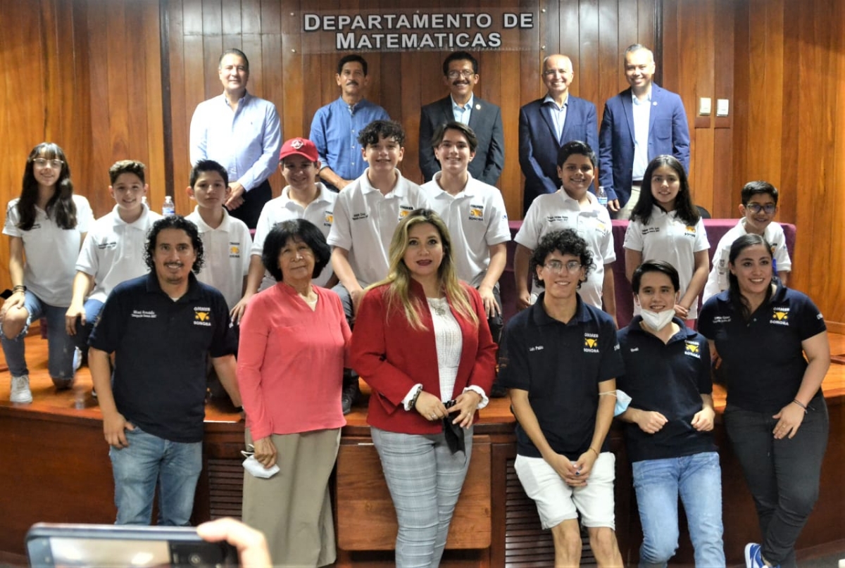 Reconocen SEC y Unison a estudiantes ganadores de Olimpiada de Matemáticas