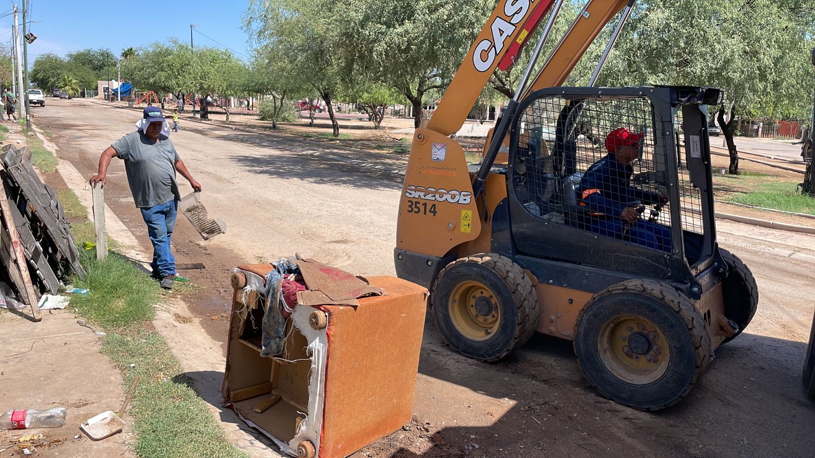 Reciben en La Cholla y Los Arroyos Jornada Integral de Salud y Descacharre del Ayuntamiento