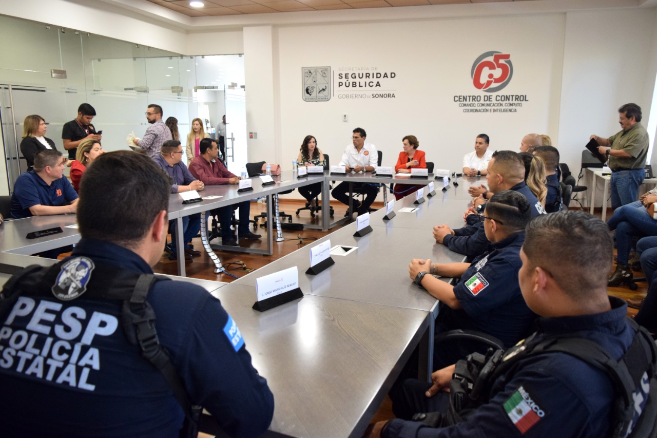 Reciben policías estatales reconocimiento de la Unión Comerciantes Hermosillo