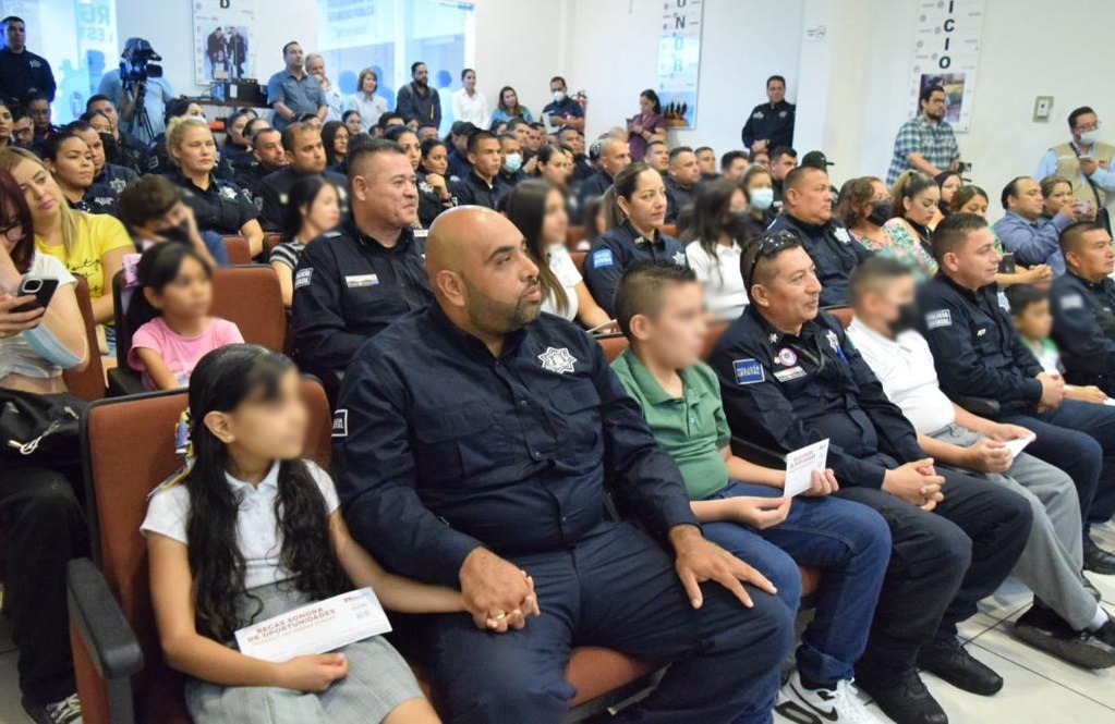 Cumple Gobierno de Sonora con becas para hijas e hijos de policías de Sonora: SSP