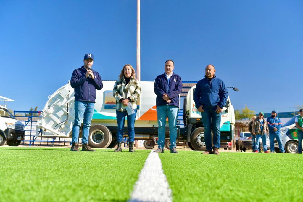 Inaugura Toño Astiazarán modernización de deportivo de Bahía de Kino