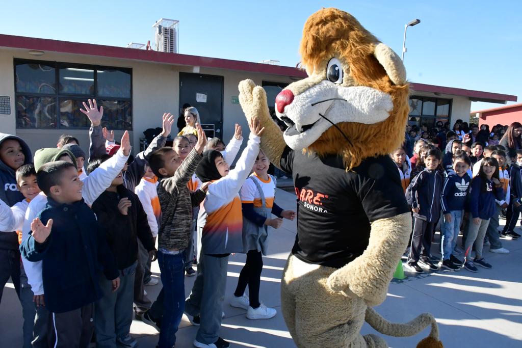Aprenden en Feria de la Seguridad estudiantes de primaria de Puerta Real