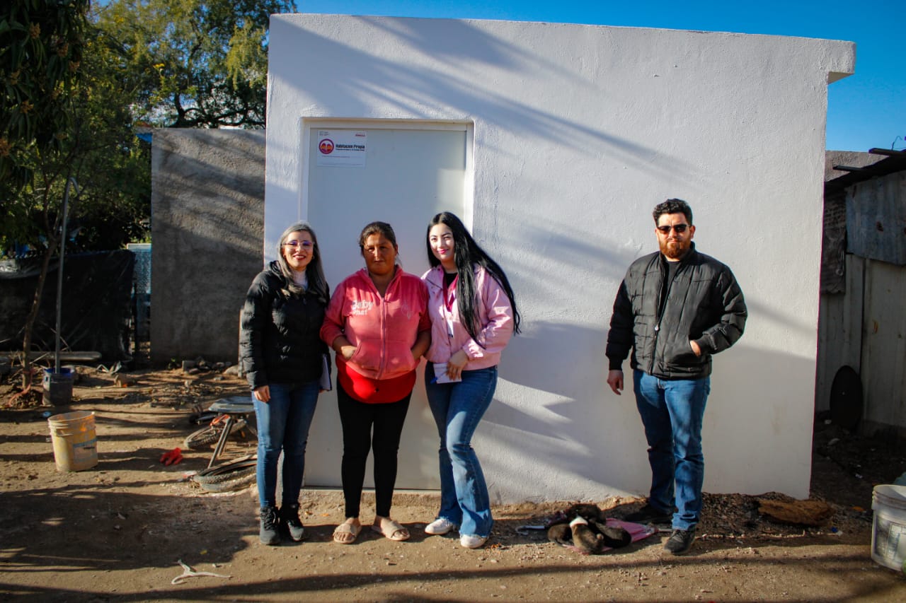 Gobierno de Sonora entrega diez cuartos-dormitorios en la localidad de Pesqueira