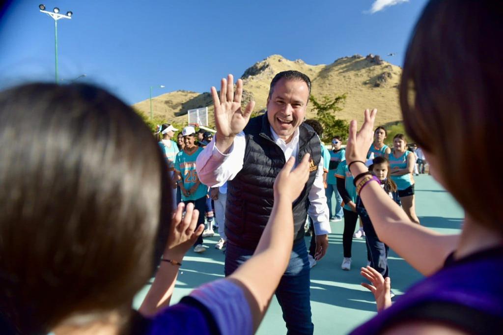 Lanza Toño Astiazarán CRECES en el Deporte