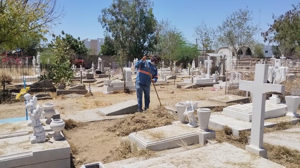 Preparan condiciones de limpieza y seguridad en panteones de Hermosillo para el Día de las Madres Preparan condiciones de limpieza y seguridad en panteones de Hermosillo para el Día de las Madres