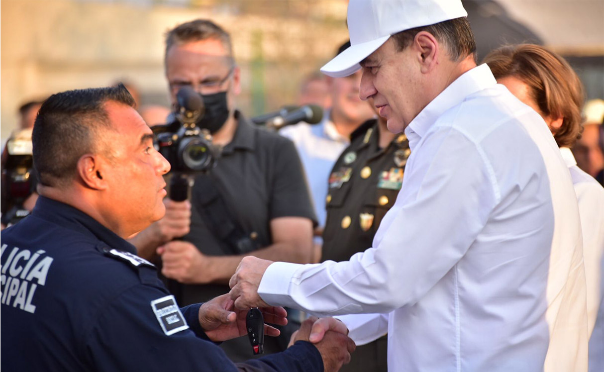 Refuerza Alfonso Durazo combate a la delincuencia con la entrega de 131 nuevas patrullas